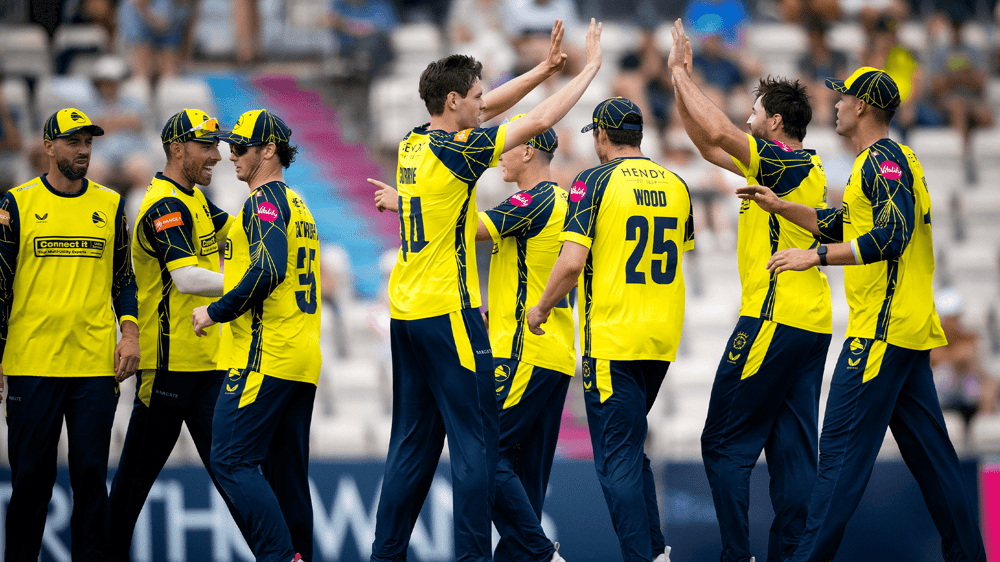 Scott Currie T20 wicket huddle v LAN 1920x1080